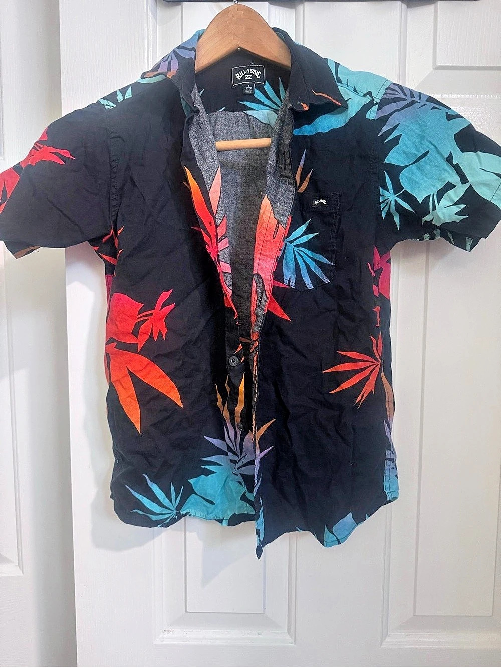 Billabong Sundays Floral Short Sleeve Shirt in Black & Blue